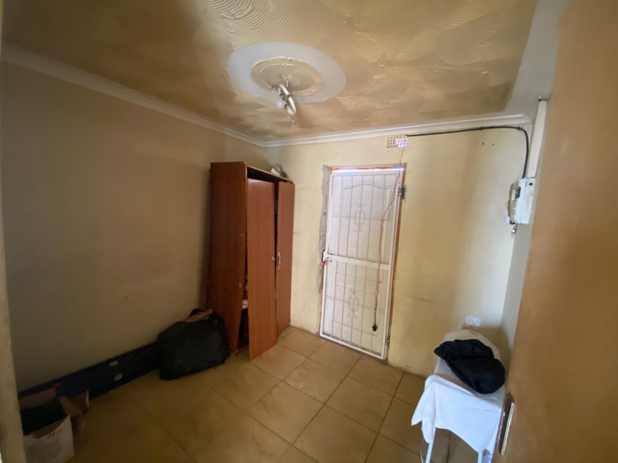 4 Bedroom Property for Sale in Umrhabulo Triangle Western Cape
